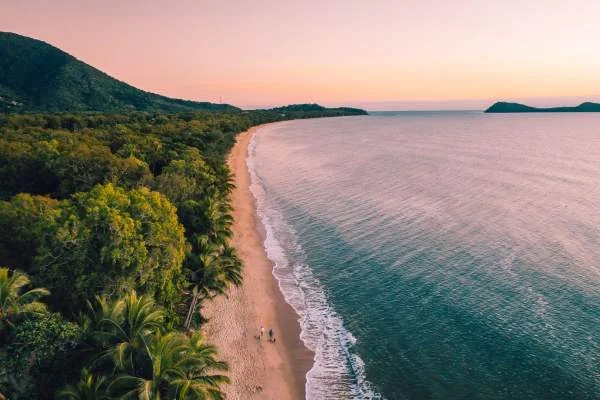 141461-1920-20Clifton20Beach20-20Tourism20and20Events20Queensland_01-600×400