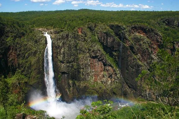 WallamanFalls2-573×383